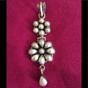 Sterling silver and pearl pendant